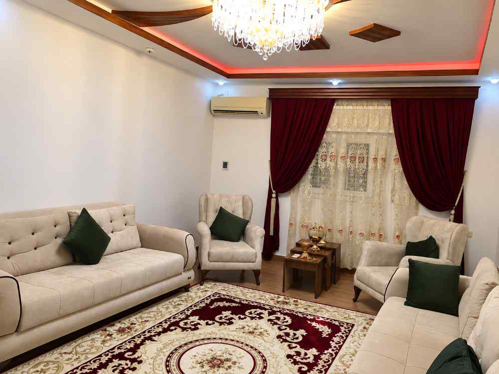 منزل | ملك مقدس | الهضبة